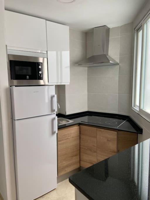 Beach And City Apartment A 50M De La Playa Fuengirola Bagian luar foto
